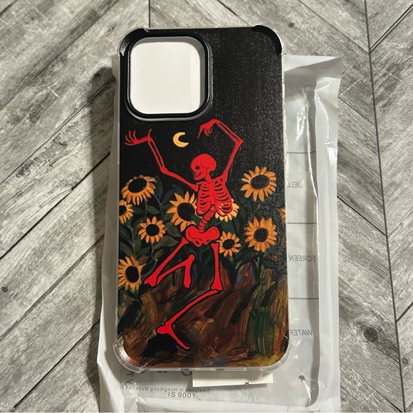 14 Pro Max Dancing Skeleton Sunflower IPhone Case- NWT - Picture 3 of 3